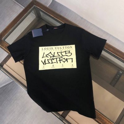 Louis Vuitton Lv 路易威登 24Ss夏季新款圆领短袖T恤！270克重磅高端纯棉面料，手感质感都极完美！修身裁剪设计干净利落！时尚又好看！走线做工