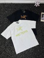 Arcteryx始祖鸟胸前大印花Logo简约休闲纯色时尚百搭户外运动休闲吸汗透气圆领纯棉短袖T恤 男女同款 想要一件兼具潮流感与实用性的T恤？Arcteryx始
