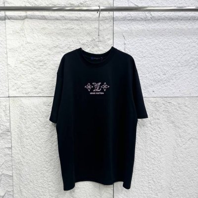 louis Vuitton 路易威登Lv 25Ss粉色镂空万针刺绣T恤短袖 男女同款 1面料采用320G 100%纯棉双纱面料 同缸定染特种加粗32支双股1X1