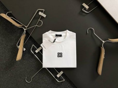Giv*合身版型S-Xl 25早春最新刺绣前后幅对应Logo重磅短袖 高端品质专柜原单圆领援助 顶级制作工艺进口面料 专柜款独特设计 采用进口高端订制进口丝线手