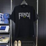 192 当天到货 现货现配 Fendi 芬迪 双Ff蛇纹拼布刺绣短袖T恤 独家首发高定 面料采用260克重双纱精梳棉，定制32支双股螺纹，成衣两遍水洗处理，面料