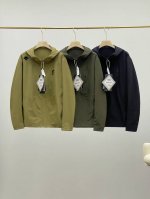 25年春季新款Descentesf迪桑特同款训练运动男士防水透湿夹克梭织上衣。 官网同步在售2000+ 天花板品质 搭配顶级压胶 户外通勤运动不二之选 甄选优质