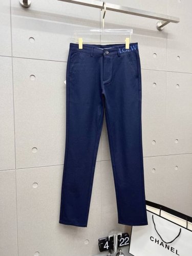 罗意威 新款来袭2025春夏新款新品 专柜有售 实体店极品休闲裤专柜原版1:1好货，适合各个年龄段。市场最高版本的欧洲进口面料。舒适柔软亲肤，上身效果超级棒时尚