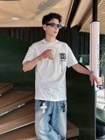 dg 25Ss春夏新款首发专柜最新款短袖圆领T恤 高端订制 设计前卫时尚 品牌Logo重工艺设计 高端定制230克面料.手感柔软.穿着舒适.专柜级别精致车线.做
