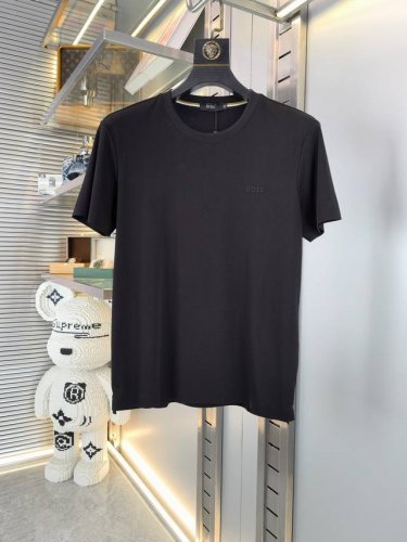 Boss-25Ss新款春夏短袖T恤，最高版本客供定制高端双面丝光棉面料简单时尚款，拼色螺纹超级好看！胸前刺绣经典Logo简单大方的款式！满满的高级感，四季可穿。