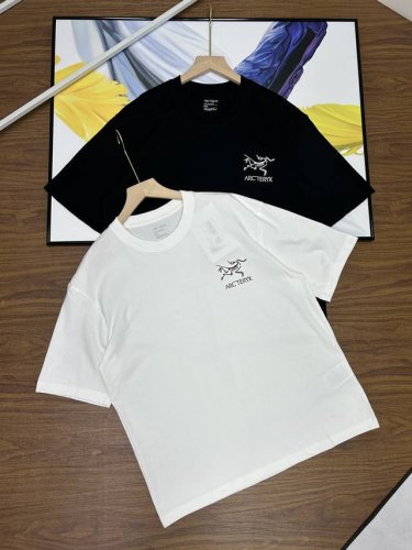 Arc'teryx始祖鸟夏季新款后背Log短袖T恤情侣款单品采用定染定纺纱线、购入原版打造全套定制辅料细节决定成败重磅春夏新款柔软细腻不扎身上身效果非常Nice