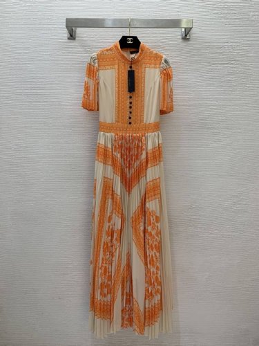 款号G25042252 Versac*新款高端定制雪纺纱面料、民族风时尚复古印花重工压褶拼接收腰显瘦短袖连衣裙！红色、黄色、灰色、 M码：胸围90，腰围72，袖