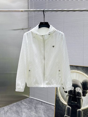 迪奥 Dior 2025Ss春夏新款男士连帽 防晒服 夹克 外套 高端版本 专柜定制面料 透气舒适度高 细节无可挑剔 品牌元素设计理念 体现高品质 手感细腻柔软