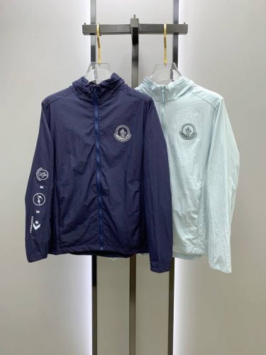 新品 蒙口渠道精品.2025Ss春夏新款运动服夹克防晒服外套！防晒衣经典之余增添了与时俱进的时尚感,型男靓女的最佳选择.新型轻量绢丝纤维尼龙面料,轻盈透气,绗缝