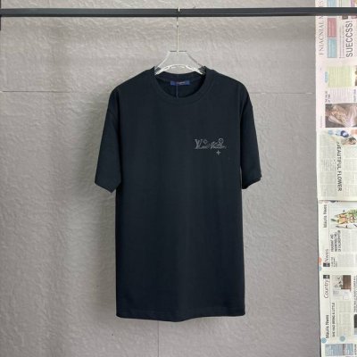 A92 Louis Vuitton路易威登Lv 采用300足克面料 25新款 高温压皮烫钻工艺 宽松版型 男女同款短袖 独家专供新款原单休闲短袖 高端定制 高版
