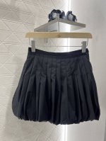 dio*2025新品上架 压褶蓬蓬半裙 定制Yb斜纹全棉材质 工艺处理 舒适挺括 高腰蓬蓬裙裁剪 任意上衣搭配都能打造上短下长好比例 简约时尚 腰间压褶贴合身形