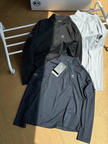 供 凯乐石Kailas 登山纪念款 户外运动 半拉链 功能上衣 黑色 藏青 灰白色 M~Xxl 定织户外科技面料，速干透气，3D立体剪裁，四面弹面料，胸口太阳经