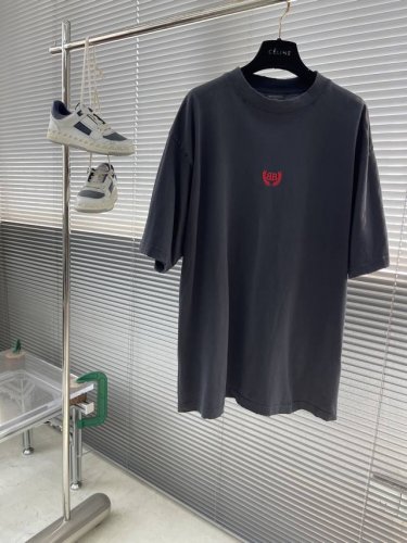 balenciag Laurel Classic 刺绣短袖 定制云绒棉韵滚条毛圈布 紧密柔软 舒适贴肤 黑曜之韵 深邃无界 饰以Red Laurel Class