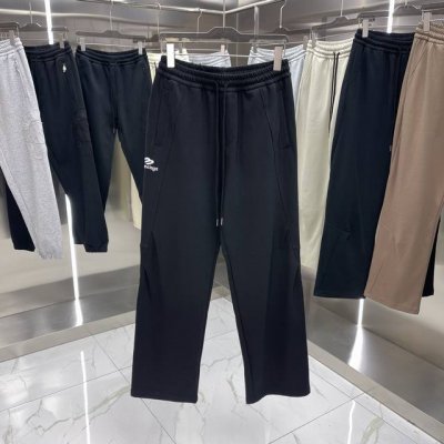 p210 balenciaga巴黎世家经典款 高品质 三标齐最新英文Logo刺绣卫裤 定制320克双面透气面料 阔腿版型设计 配合上下同宽大直筒裤形 ，前裤袋打