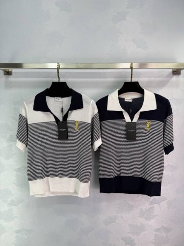 ys*2025春夏最新系列！波浪条纹翻领针织短袖！定制进口针织材质 光泽舒适 弹力十足 V字翻领短袖剪裁 领口袖口和衣摆与大身形成撞色 增添视觉亮点 通体波浪条