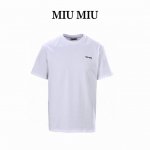 Miu Miu缪缪Mm 基础小标刺绣短袖T恤 正品3889购入开发，采用40支米兰精疏棉双纱200克面料，领口1*1索罗纳螺纹，胸前进口刺绣，面料酵洗，定制辅料