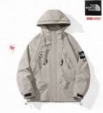 p180【春季新品】 刺绣Logo 北面The North Face联名卡通神偷奶爸小黄人系列，海外秋季限定全新系列连帽冲锋衣防风连帽夹克外套连帽外套。 : 拼