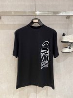 迪奥、2025最新款短袖T恤，帅气时尚，顶级数码定位定织字母图案Logo，简约百搭款。面料棉 不仅挺括，保持潮流的廓形，又穿着舒适，纱织更细腻，码数S-Xxl