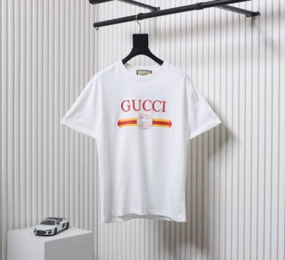 Gucci 古驰 双G互扣腰带字母印花短袖 采用260克双纱精棉，衣服偏厚使整体高透气和柔软性，高版本，三标齐全！男女同款采用24S特纺紧密棉面料，克重260G