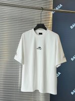 洗水旧110 巴黎世家2025Ss M小标Logo字母刺绣重工洗水短袖T恤洗水做旧破洞圆领短袖 : 颜色：黑色 白色 洗水灰 本市场No.1的质量 真正天花板品