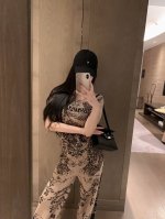 上新 Diro 迪奥 动物园系列休闲针织套装 上身炒鸡显白现在正是穿套装的季节 加厚密棉面料 手感细腻爽滑 显色度佳 搭配同款裤子实在绝了 颜色：咖色 码数：S