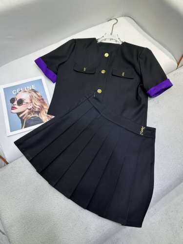 saint Lauren*T 25春夏新款撞色西装外套压褶半身裙套装 Syl小金扣装饰 做工精致 两色Smlxl