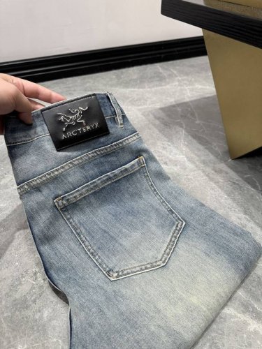 Arc25S春夏男士直筒阔腿牛仔裤.....码数M-3Xl