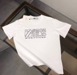 moncler 蒙口 最新款情侣款短袖T恤 特色字母印花设计 面料上身舒适透气 不僵硬 修身的剪裁 采用高定定制纯棉面料 上身舒适有型 内搭单穿都完全没问题 时