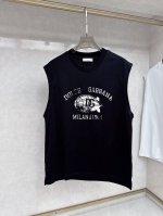直 品牌 D&G杜嘉班纳 2025夏季新品背心T袖 经典简约款式 任何人都可以轻松驾驶 进口定制丝光棉面料 手软舒适有型 吸汗透气 ，胸前经典品牌字母Logo设