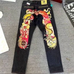 oc-806 福神牛仔裤 修身剪裁 面料带弹力 重洗水 颜色超正 后口袋钢印水印图案 颜色 图片色 码数 M-Xxl