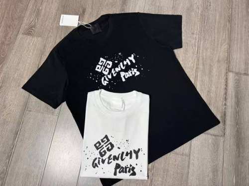 Givenchy短袖T恤 工艺：印花 颜色：黑色 白色 码数：S～Xl 面料：精梳紧密棉盖棉280G 柔顺手感，做工细致。男女同款宽松版型！