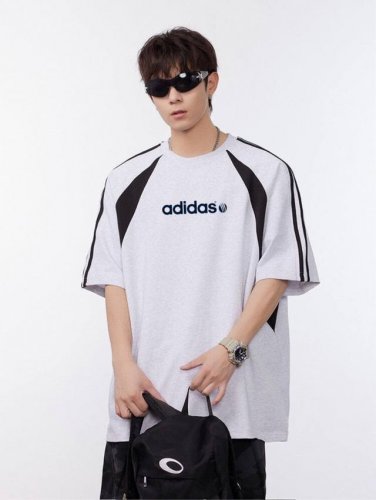 100 新款阿迪达斯Adidas 环球字母插肩撞色拼接Ins 领口螺纹针织情侣同款宽松落肩短袖T恤 面料: 300G重磅纯棉新疆长绒棉 采用特定重磅32S精棉平