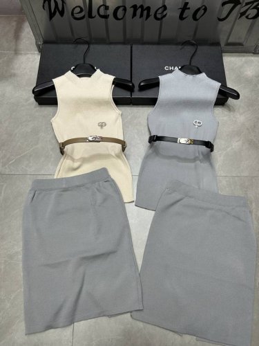 新品上线 款号:28900#拿货 #Cd胸针套装配腰带实拍图