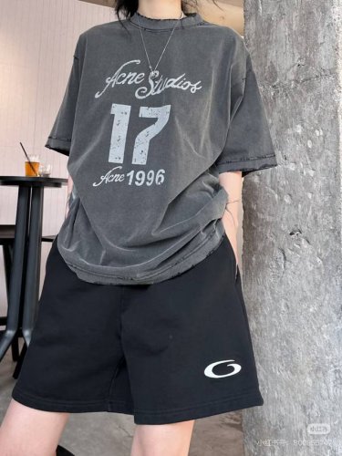 供 顶级版本 巴黎世家Balenciaga环6刺绣大毛圈短裤 宽松版型 面料定织定染380克纯棉大毛圈 面料全部经过预缩水和蚀毛处理 洗后不缩水 手感柔软顺滑亲