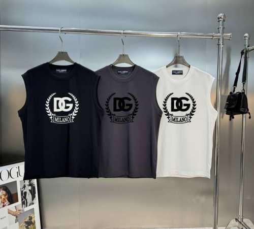 d&G*杜嘉班纳25S夏季冰棉背心原单品质推荐！品牌尊贵花型设计.简单高级-标签化的高密度3D立体烫画字母Logo .简单高级.采用定制240G冰棉面料，上身后