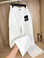 款号:Dc 45# 2025Ss迪奥Dior Miss刺绣白色牛仔直筒裤男女款 重磅推荐Dior牛仔裤 复合面料质感好 舒适不紧绷穿着舒适无束缚感，显高显瘦巨好