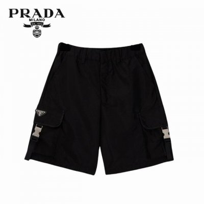 160 爆款 款号： 上新 prada丨普拉达 Re-Nylon 再生尼龙工装短裤 高端版本！ 透气舒适度高，细节无可挑剔，品牌元素设计理念，体现高品质。手感细