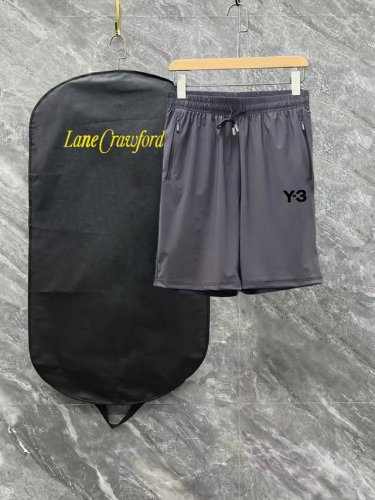 Y-3 短裤夏季新一代冰丝弹力轻薄五分短裤 极品轻薄弹力面料，手感顺滑速干排汗轻薄透气，而且还具抗备皱 高弹性不形变的特性。炎炎夏日非常舒服 简单大气！大厂订单