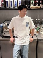 克罗心 三标齐全。 2025夏季新款最新品短袖T恤，专柜同步有售，原单狠货，时尚进口原版科技面料，上身舒适透气，原版定制五金辅料，上身帅气有型，三标齐全，推荐款