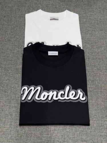 新品 Mon家男士高端时装款圆领短袖T恤，贸易公司渠道货，纯正血统品质，25年春夏新品，官方同步，独家爆款售卖！ 极符合M家美学基调的一款T恤，造型设计画风完美