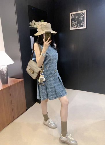 dio* 25Ss夏季新款无袖连衣裙 提花面料 上身减龄百搭 独家上新绝绝子 谁拿谁补单 Ml 款号 M0066