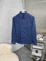 dior迪奥 2025Ss春季新品长袖衬衫，时尚有型，简约百搭款。版型挺括，经典品牌Logo，新工艺搭配，穿着舒适，纱织细腻，上身帅气十足，三标齐全，所有精细做