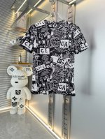Dolce & Gabbana 杜班嘉纳 独家专供新款原单男士休闲翻领短袖 高端定制 高版本 时尚百搭爆款进口丝光棉面料 胸前Logo图案设计 手感超柔软细腻