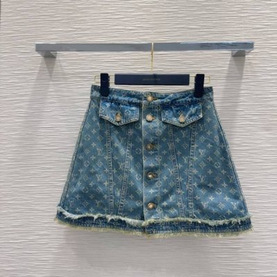 Louis Vuitto* 2025Ss新款 高版出品~超时髦新款丹宁牛仔 酵洗个性色调上身又酷又飒爽 采用定制高品质斜纹棉质水洗牛仔面料，纹理细腻，棉感自然，