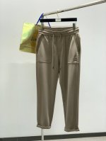 颜色：黑，卡其，灰 ，意大利神狮，时尚品牌，2025春季新品，时尚休闲裤，专柜同步有售，原单狠货，采用进口原版面料，独特设计，配色高雅高级，内里细节可圈可点，顶