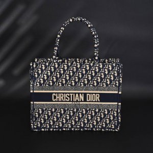 dior迪奥Cd Book Tote经典Oblique牛仔托特包购物袋 中号 蓝色 纹路清晰 刺绣细节完美 size :36*28*17