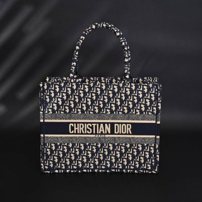 dior迪奥Cd Book Tote经典Oblique牛仔托特包购物袋 中号 蓝色 纹路清晰 刺绣细节完美 size :36*28*17