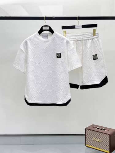 罗意威 Loewe 短袖 短裤 套装官网同步爆款 渠道货 高端定制 品质经得起任何形式检验，赋予你与众不同的上身体验！均经过严格的挑选工序，定制原版辅料，时尚百