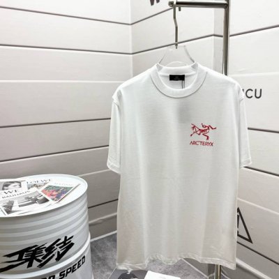 Arc'teryx*始祖*鸟2025春夏季潮牌新款 个性经典图案Logo 字母植绒工艺 定制双纱平纹纯棉面料 短袖T恤 男女同款 颜色：黑色 白色 安哥拉红 尺