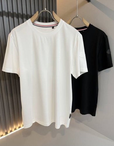 moncler蒙家 2025春夏最新男女同款贸易订单短袖T恤，全品相！！网红款！采用Logo图案压胶设计！上身舒适透气，不僵硬，整体有着丰富的立体感，品质出口订